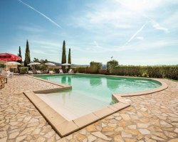 The large indoor swimming pool - Agriturismo Mannaioni